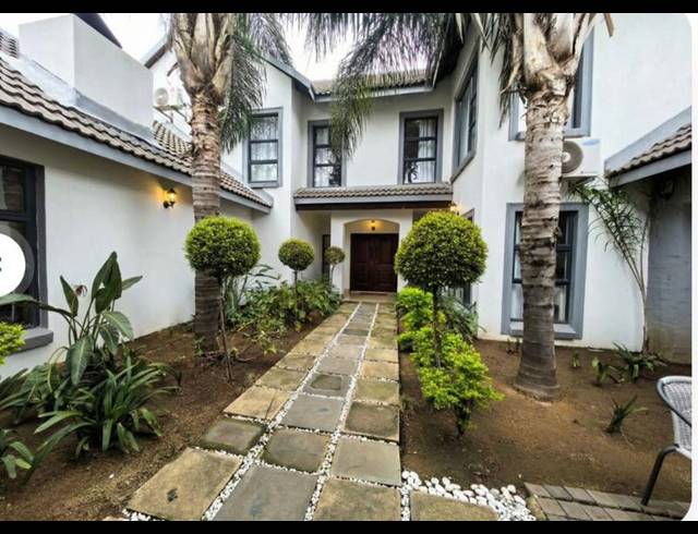 4 BEDROOM HOUSE FOR SALE IN ZAMBEZI COUNTRY ESTATE
